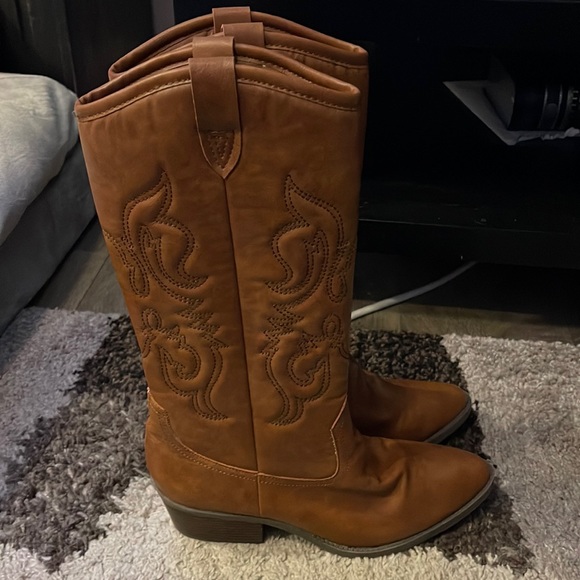 Madden Girl Shoes - NWOT: Madden Girl size 9 Pull on Cowboy Boots
